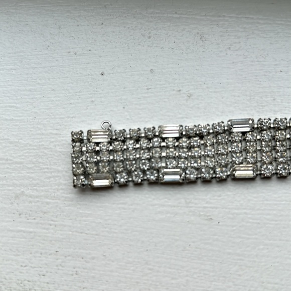 Vintage Weiss Bracelet - Picture 2 of 4